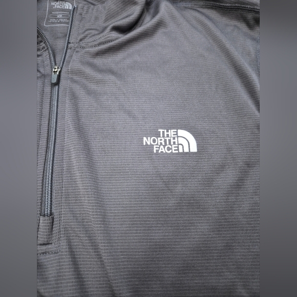 The North Face Gray & Black UltraWick Light 1/4 Zip Long Sleeve Top Size Medium - Picture 5 of 8